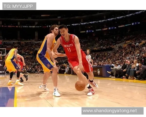 姚明展现卓越能力引领篮球新风潮激励年轻一代追求梦想