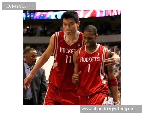 姚明与TMac携手共创篮球传奇广告传递友谊与拼搏精神