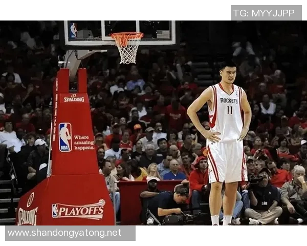 姚明与巨无霸的篮球传奇对决与友谊的深厚情谊探讨