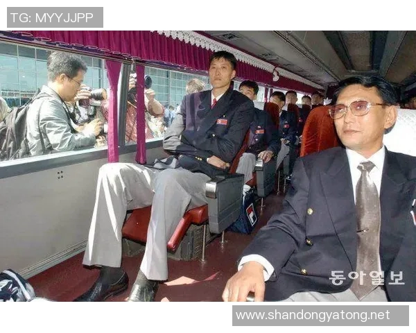 姚明与朋友聚餐的趣事分享让我们看到了明星生活的另一面