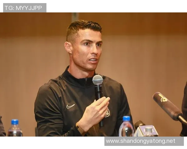 C罗足球明星赛盛况空前球迷齐聚见证传奇对决与友谊之战 C罗足球明星赛盛况空前球迷齐聚见证传奇对决与友谊之战