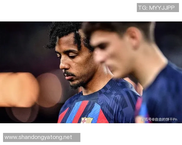 全球顶尖足球后卫盘点及其辉煌成就分析