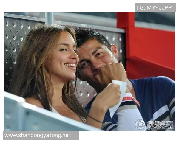 意大利足球明星渣男背后的爱情故事与丑闻揭秘