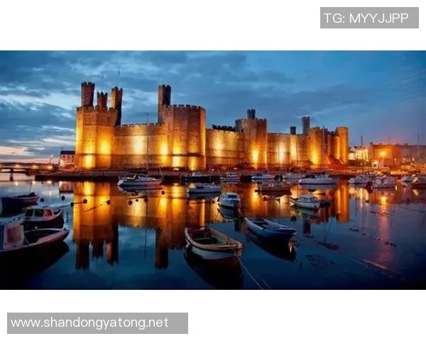 伯顿与女王巡游对决结果揭晓引发热议与关注 伯顿与女王巡游对决结果揭晓引发热议与关注