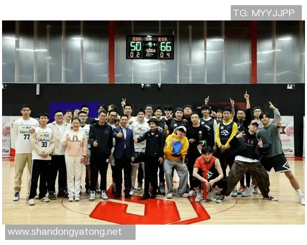 明星们的篮球梦:那些在球场上闪耀的星光与激情瞬间